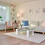 Apartz - - Mit Sauna In Idealer Lage Mit Bergblick
