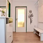 Apartz - - Mit Sauna In Idealer Lage Mit Bergblick *