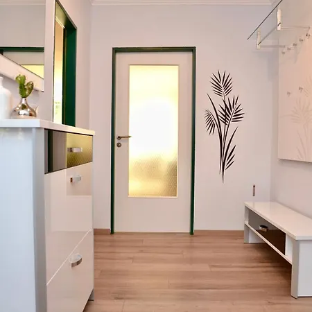 Apartz - - Bergblick - Sauna, Parkplatz, Aufzug - Bright Collection *
